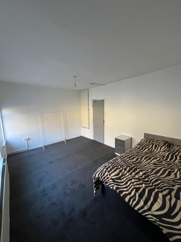 Additional image 2 of Room in a Shared House, Ash Road, B8, N1 7GU