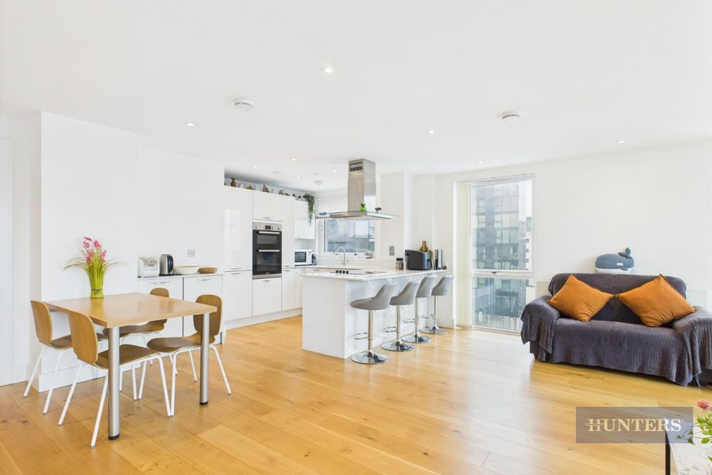 Additional image 2 of 2 bed flat for saleAlexandra Wharf, Maritime Walk, Ocean Village SO14