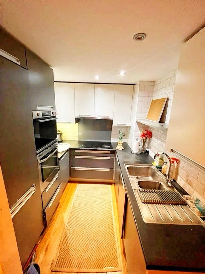 Additional image 6 of 2 Bed Flat, Wapping High Street, E1W, N1 7GU