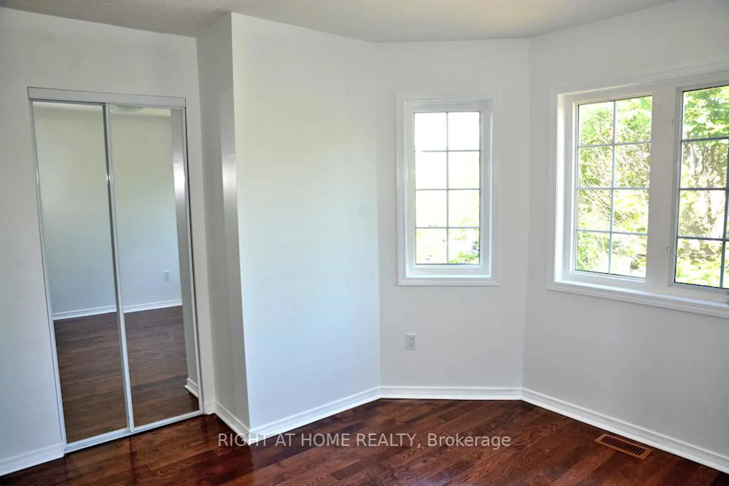 Additional image 17 of 242 Flagstone Way