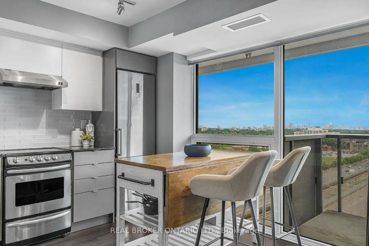 Additional image 7 of 160 Flemington Road 1304