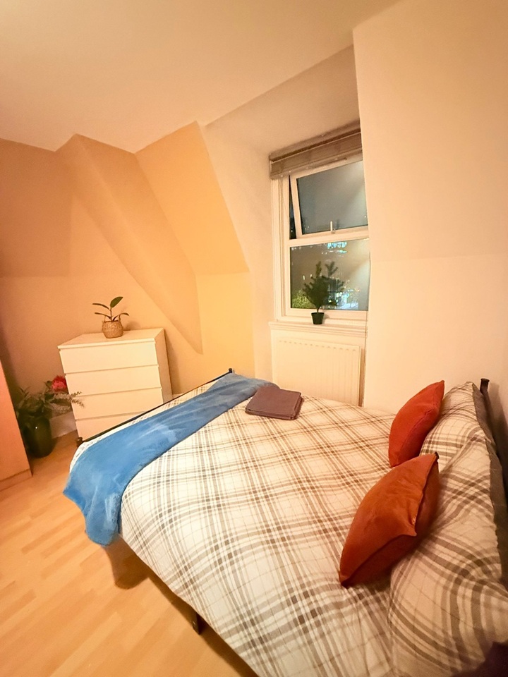 Additional image 9 of Room in a Shared Flat, Whitechapel Road, E1, N1 7GU