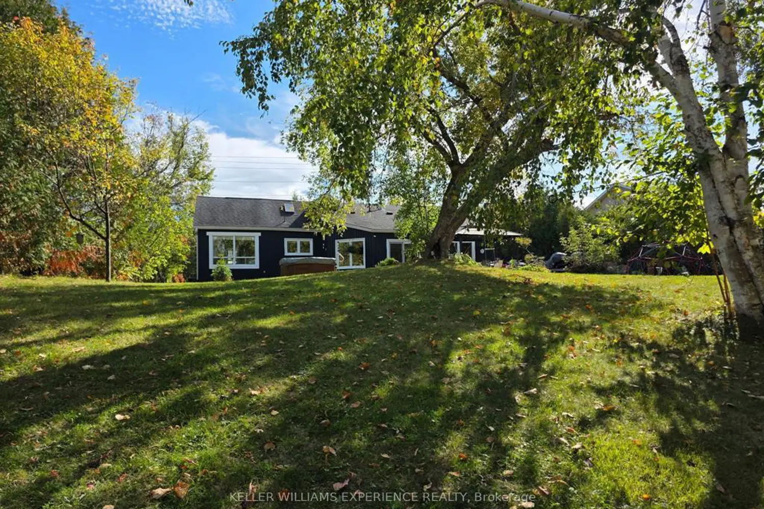 Additional image 20 of 829 Memorial Avenue