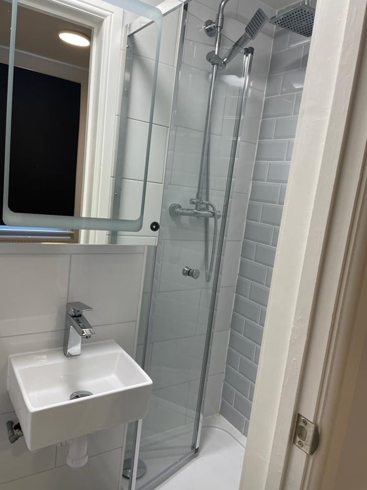 Additional image 4 of Studio Flat, Robertson St, SW8, SW8 3SH