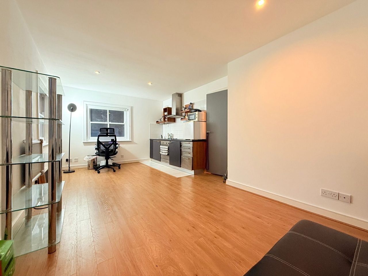 Additional image 2 of 2 Bed Flat, Pembroke Road, W8, N1 7GU