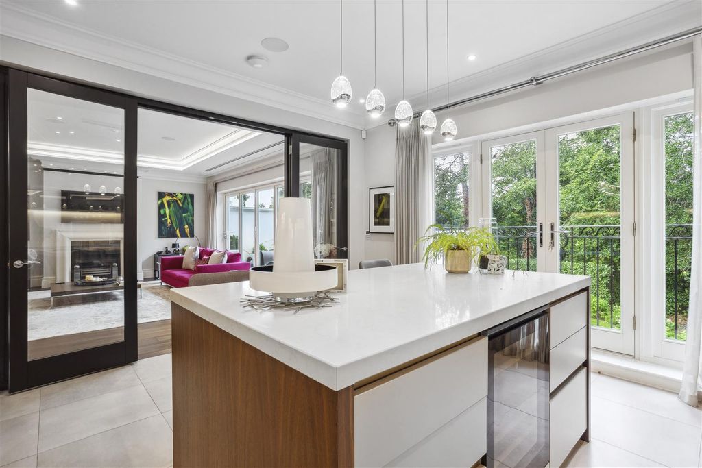 Additional image 5 of 3 bed flat for saleRidgemount Road, Sunningdale SL5