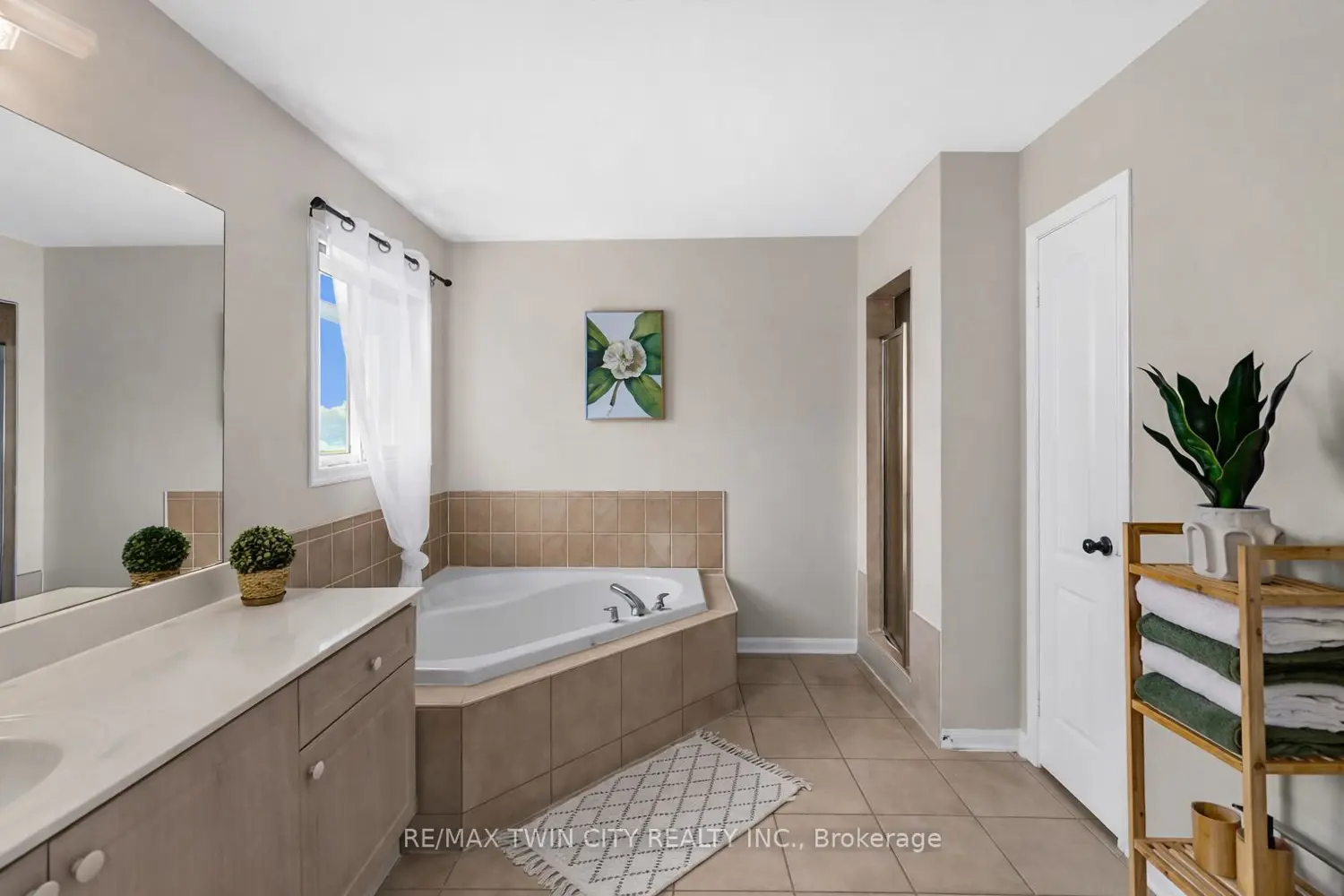 Additional image 4 of 6 Canarygrass Drive