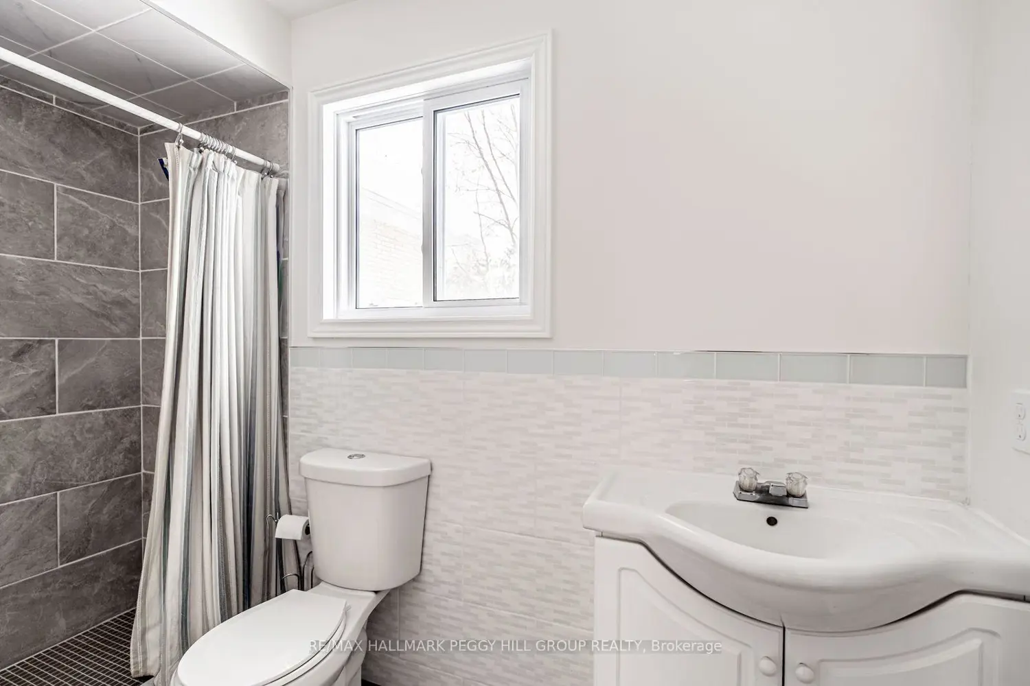 Additional image 9 of 5853 Yonge Street