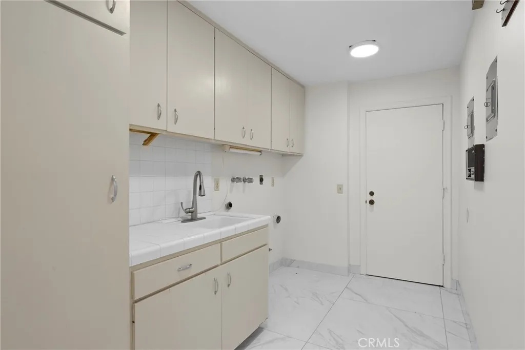 Additional image 38 of 809 Highland Drive, La Canada Flintridge, CA 91011