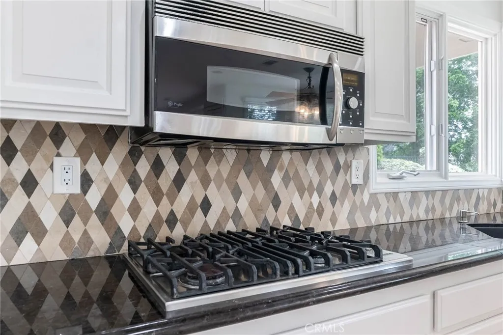 Additional image 12 of 562 Ravensbury St, Lake Sherwood, CA 91361