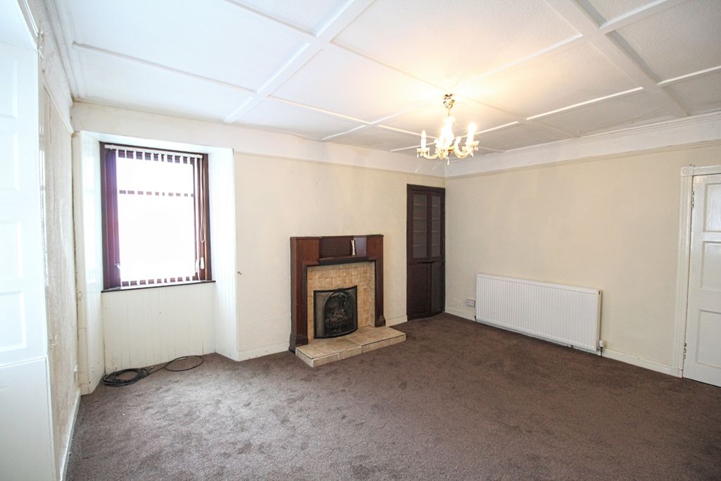 3 bed flat for saleCastle, Cumnock KA18 photo 4