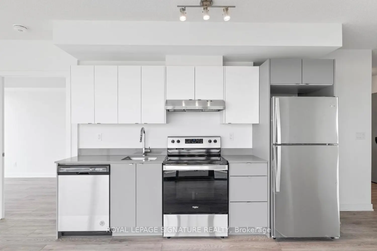 Additional image 13 of 3200 Dakota Common B404