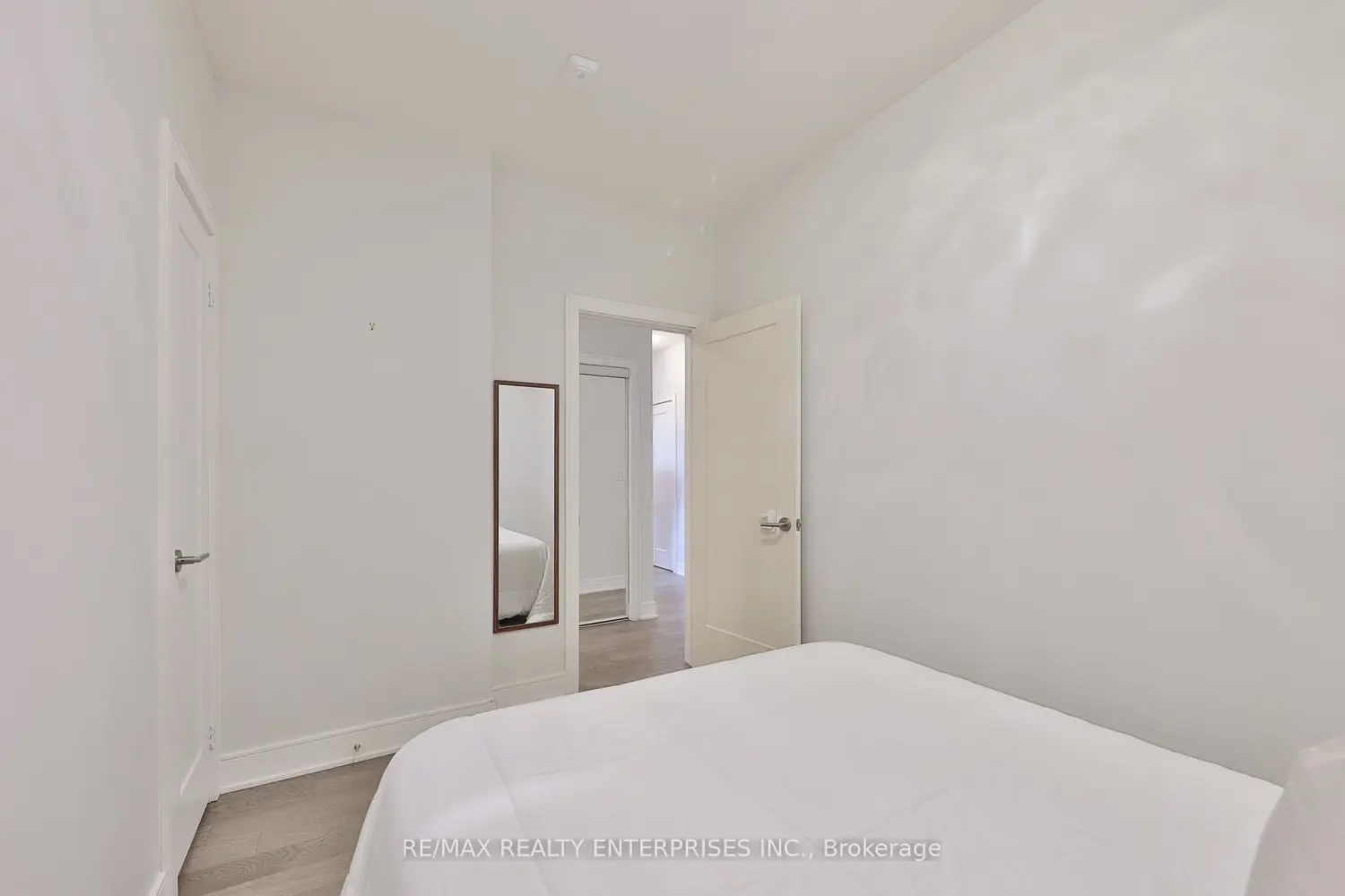 Additional image 16 of 1575 Lakeshore Road Gr17