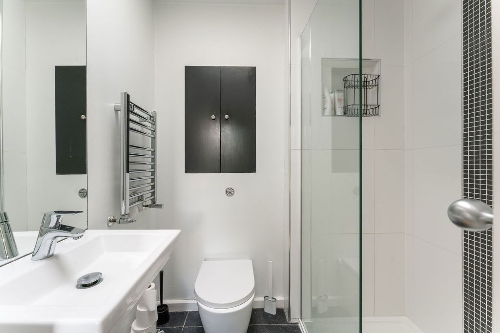 Additional image 33 of 6 bed detached house for saleWatersmeet Road, Salisbury SP2