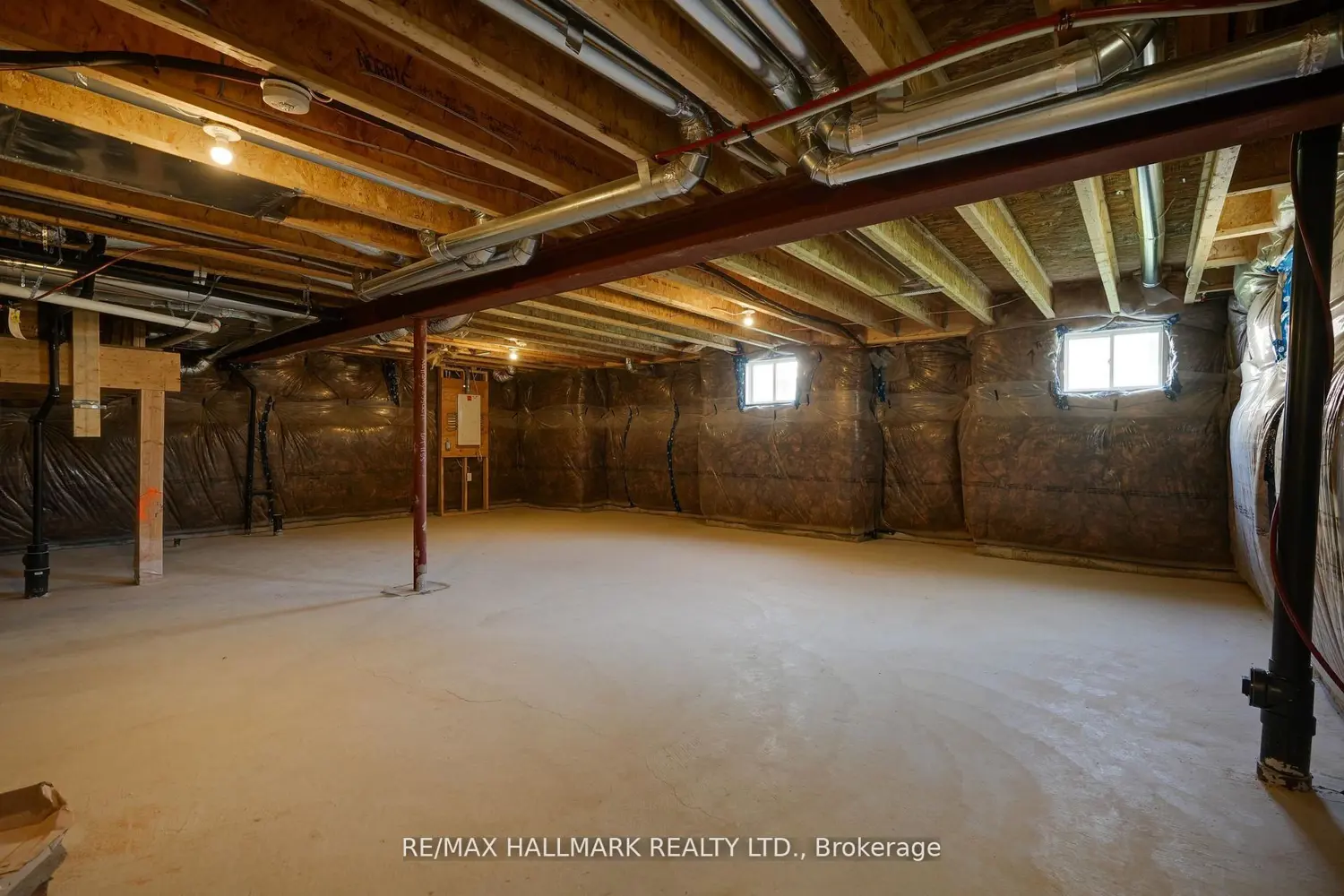 Additional image 20 of 634 Newlove Street