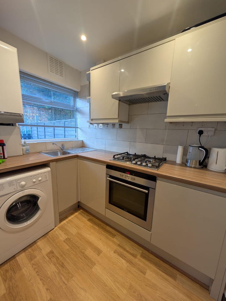 Additional image 9 of 3 Bed Semi-Detached House, Kelso Gardens, LS2, N1 7GU