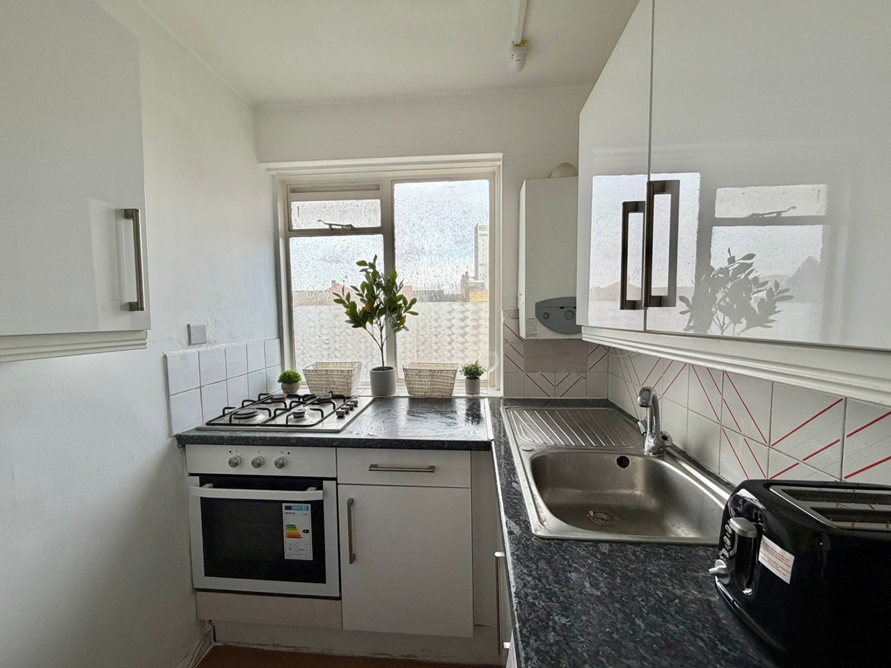 Additional image 6 of Room in a Shared Flat, Commercial Road, E1, N1 7GU