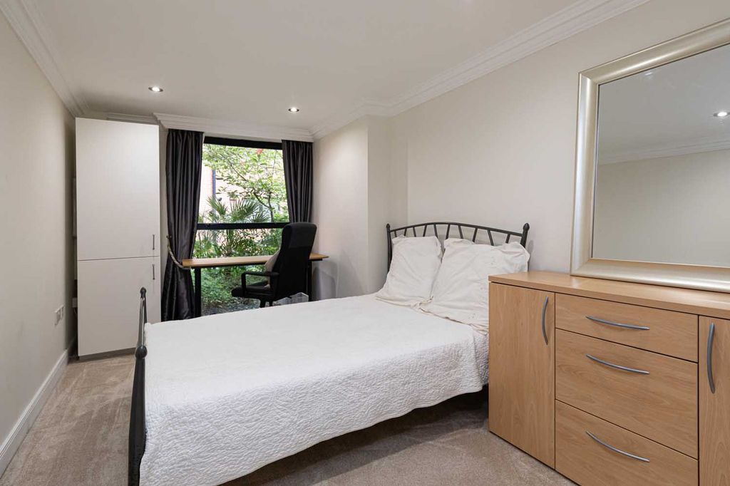 Additional image 11 of 3 bed flat for sale4 Adderstone Court, Adderstone Crescent, Jesmond, Newcastle Upon Tyne, Tyne And Wear NE2