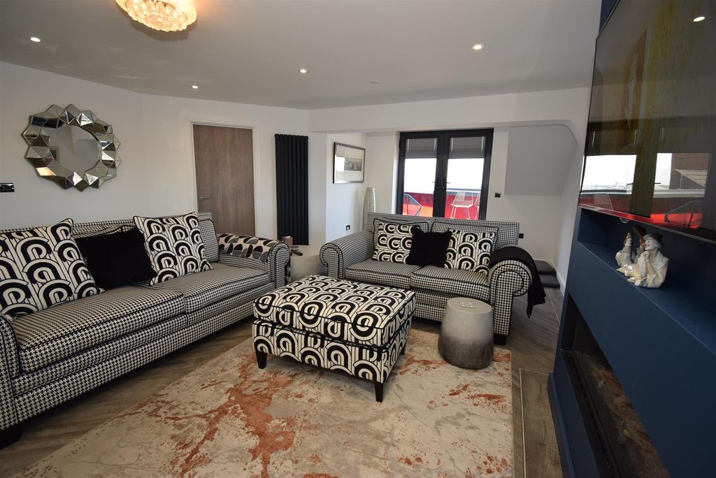 Additional image 5 of 2 bed flat for saleSouth Quays, Long Row, South Shields NE33