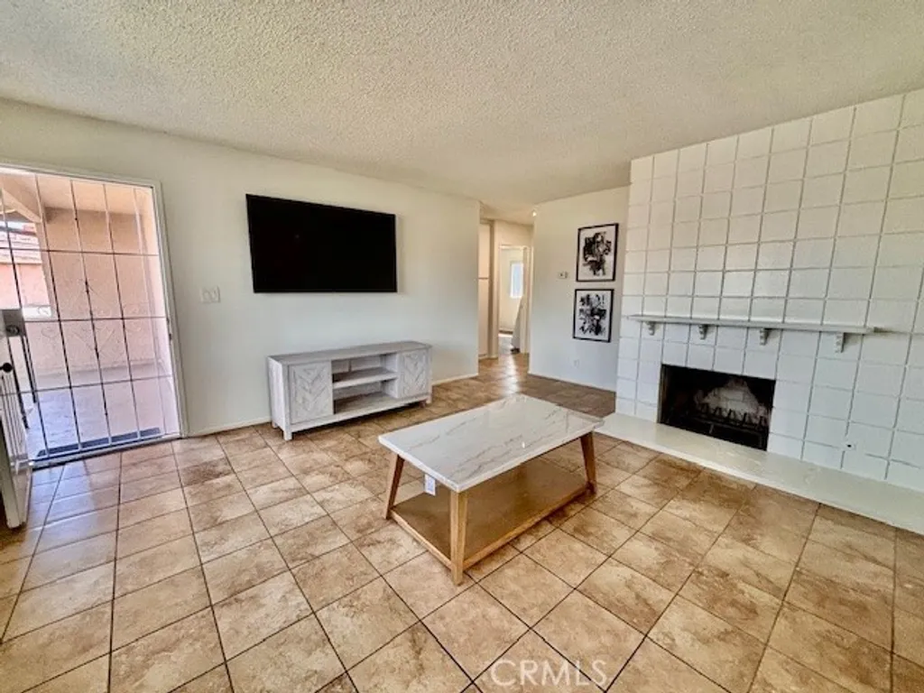 Additional image 8 of 17102 Emerald Ln Unit 1, Huntington Beach, CA 92647