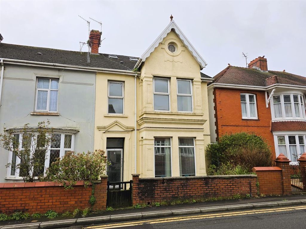 2 bed flat for saleNew Road, Llanelli SA15