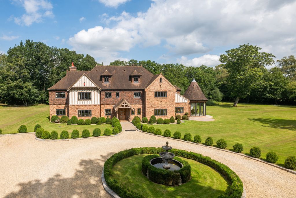7 bed detached house for saleCopthorne Common, Copthorne RH10