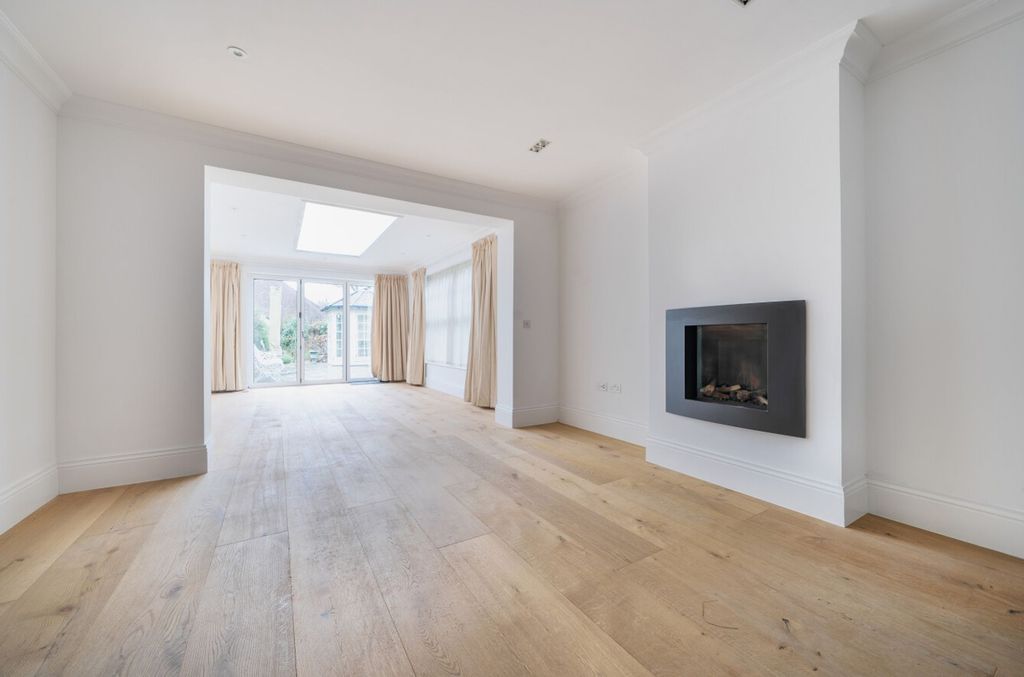 Additional image 4 of 3 bed flat for saleLavant Road, Chichester PO19