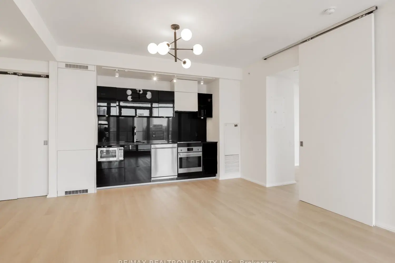 125 Peter Street 2308