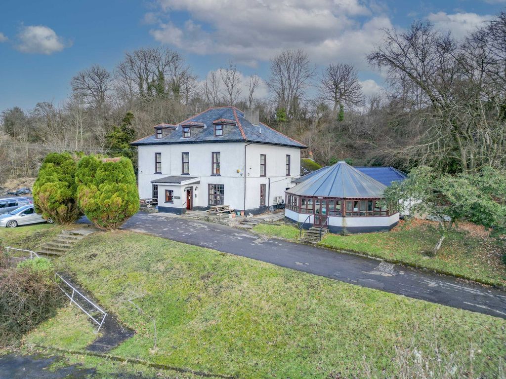 9 bed property for saleRhymney, Tredegar NP22