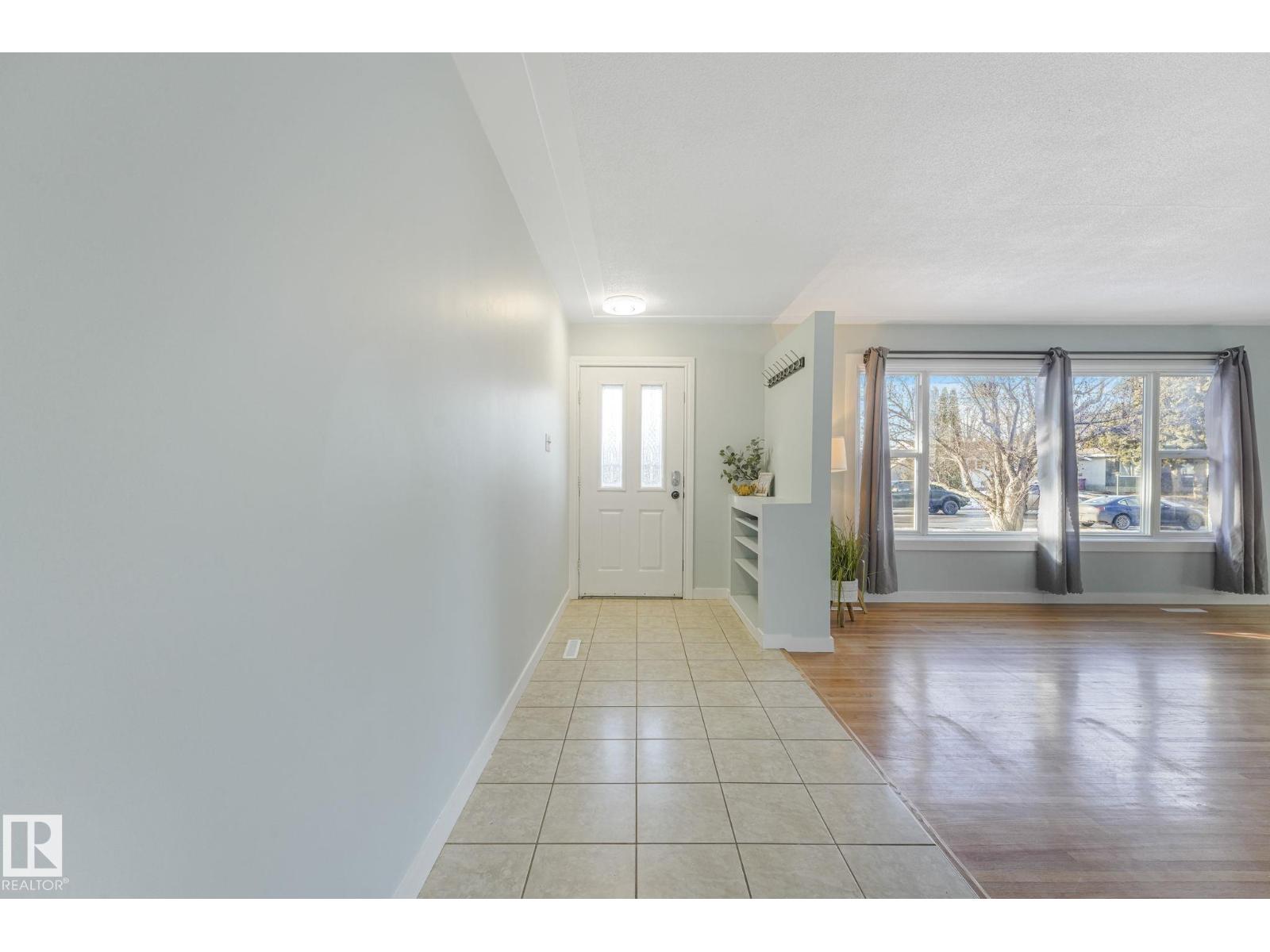 Additional image 4 of 15704 91 Avenue NW, Edmonton, AB, T5R5A1