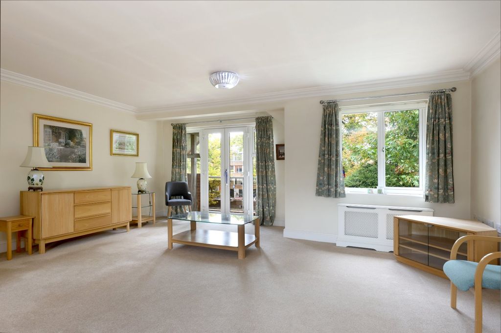 Additional image 4 of 2 bed flat for saleGrove Road, Beaconsfield, Buckinghamshire HP9