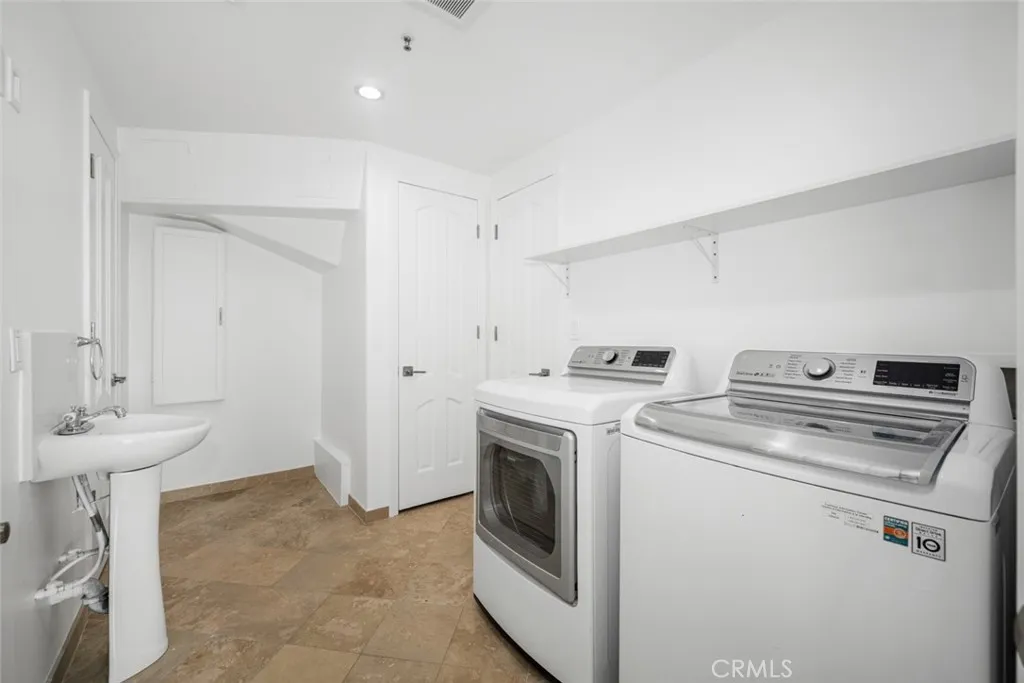 Additional image 86 of 1724 Bluff Pl, Long Beach, CA 90802