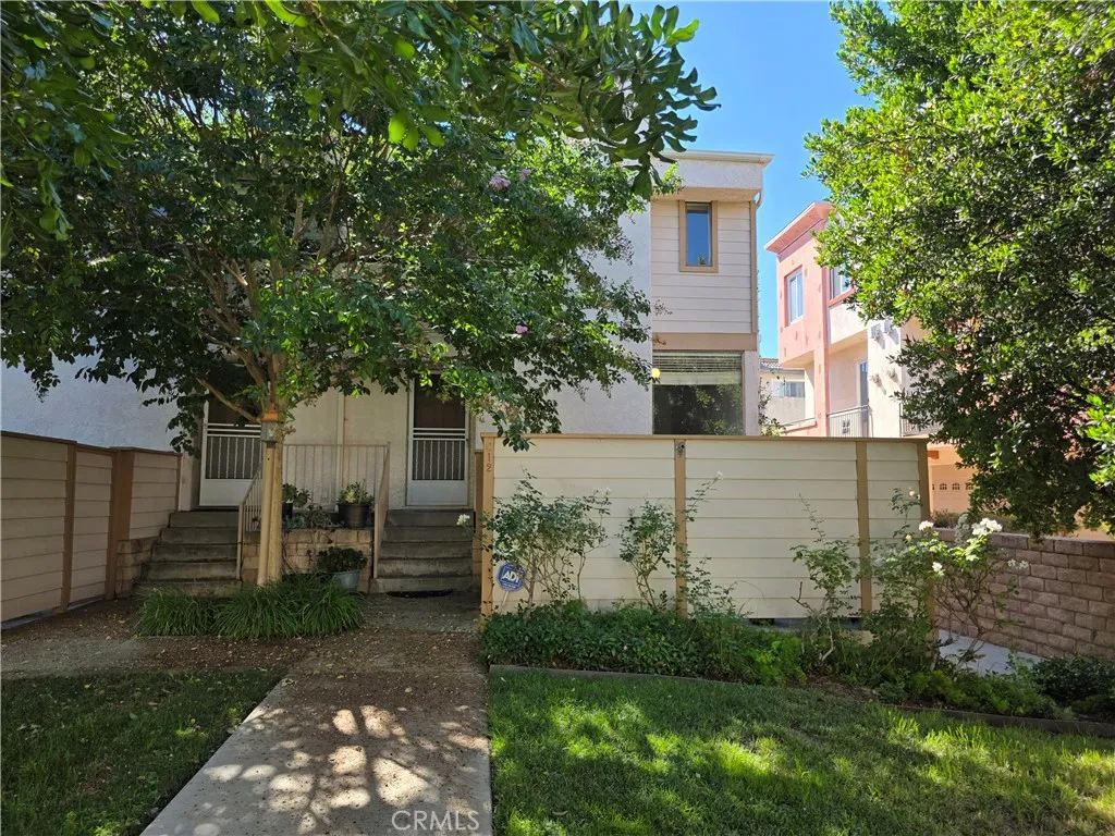 Additional image 2 of 10231 Independence Avenue Unit C12, Chatsworth, CA 91311