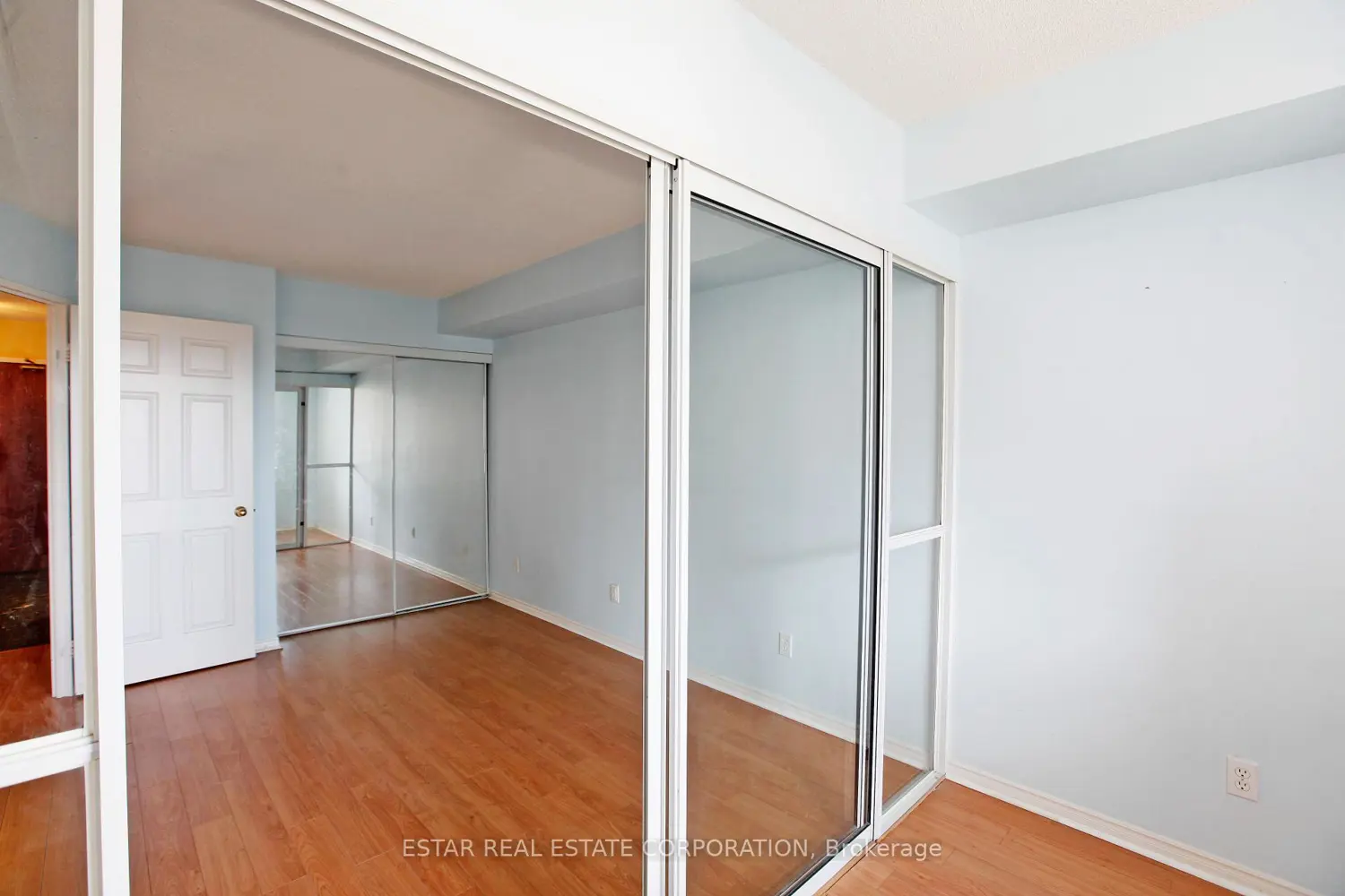 Additional image 10 of 35 Empress Avenue 606