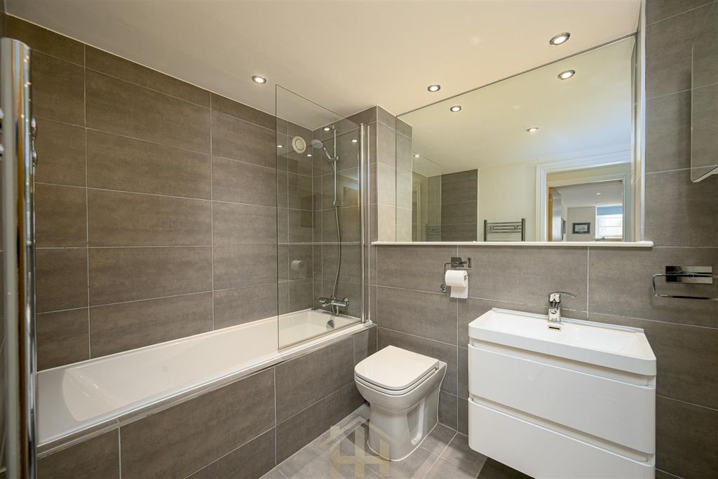 Additional image 8 of 2 bed flat for saleWhinny Brae, Broughty Ferry DD5