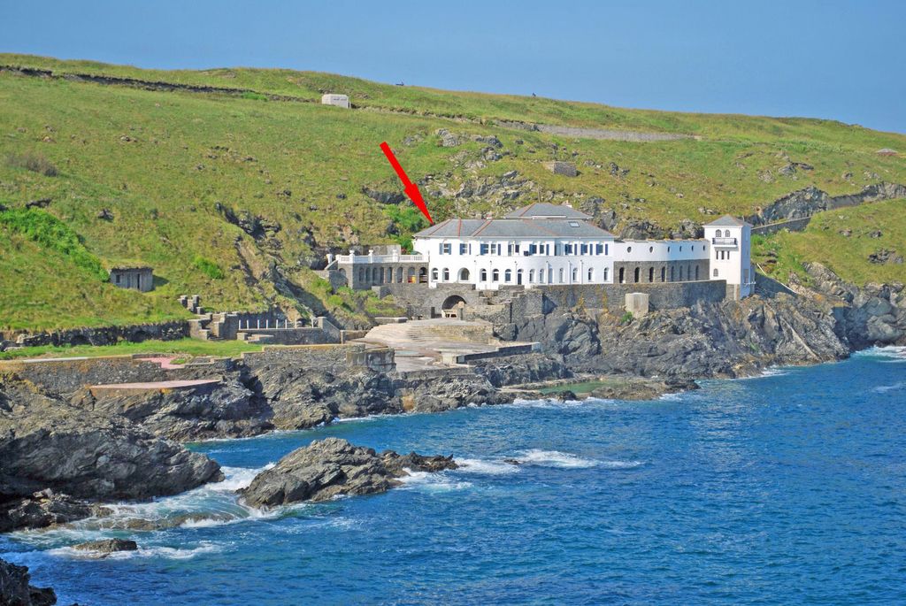 2 bed flat for salePentire Headland, Newquay, Cornwall TR7
