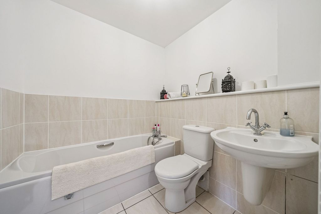 Additional image 13 of 2 bed flat for saleFlat 2 Whinbrae Court, Helensburgh G84