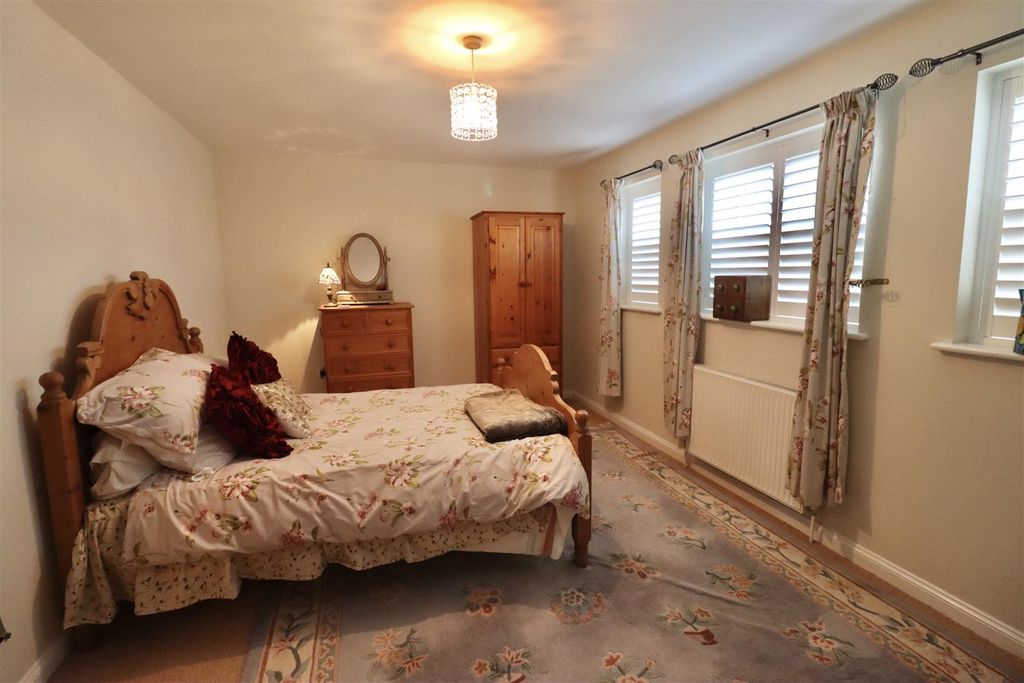 Additional image 13 of 4 bed property for saleThe Gables Paddock, Eastrington, Goole DN14
