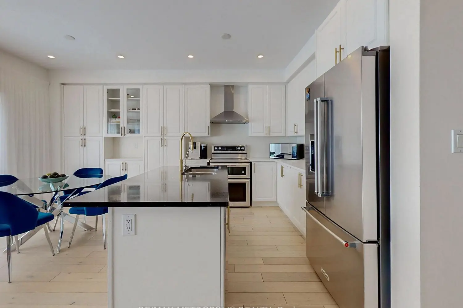 16 Hartney Drive photo 4