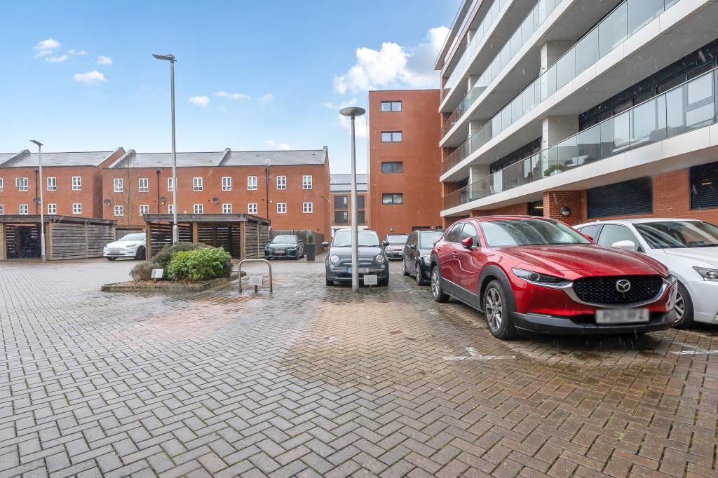 Additional image 15 of 2 bed flat for saleNewbury, Berkshire RG14
