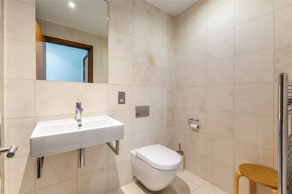 Additional image 11 of 2 bed flat for saleNuns Road, Chester, Cheshire CH1