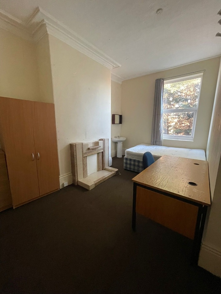 Additional image 2 of Room in a Shared House, Hyde Park Road, LS6, LS6 1AJ