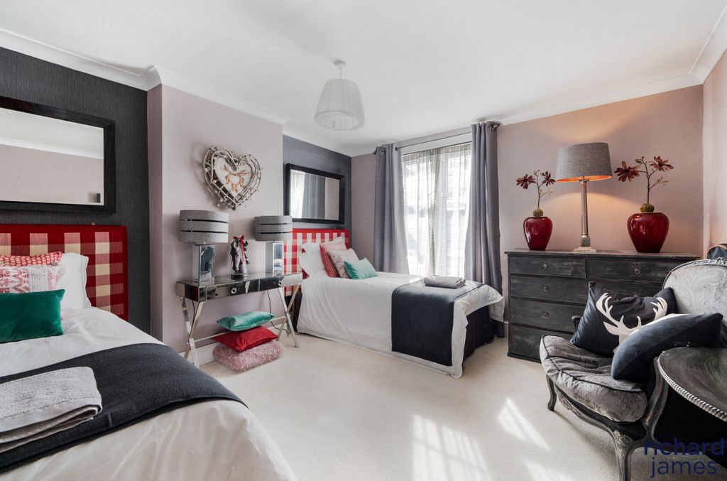 Additional image 15 of 4 bed terraced house for saleMoormead Road, Wroughton, Swindon SN4