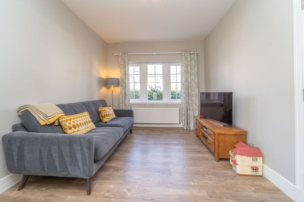 Additional image 7 of 5 bed detached house for sale26 West Cairn View, Murieston, Livingston EH54