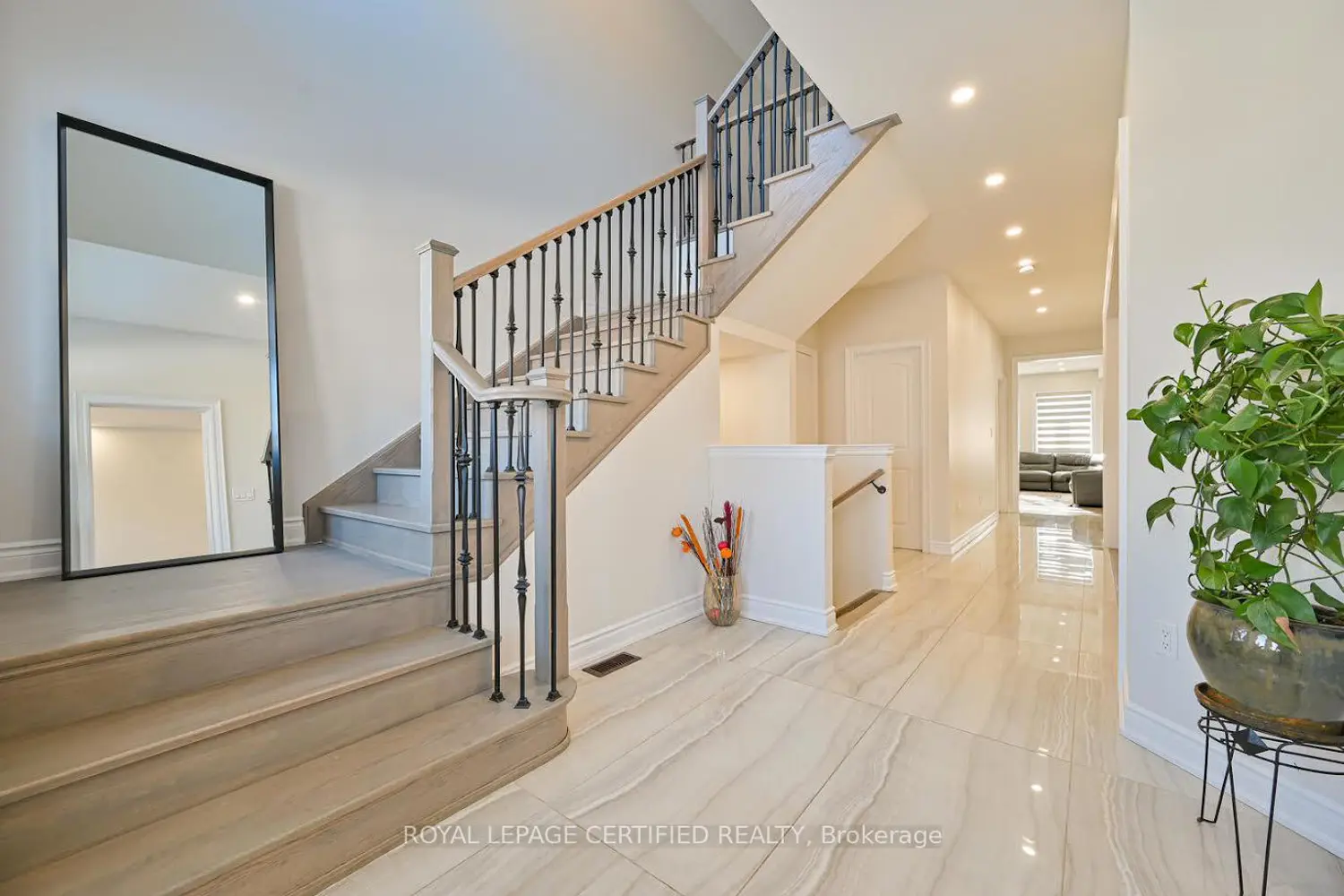 Additional image 6 of 4072 Hillsborough Crescent