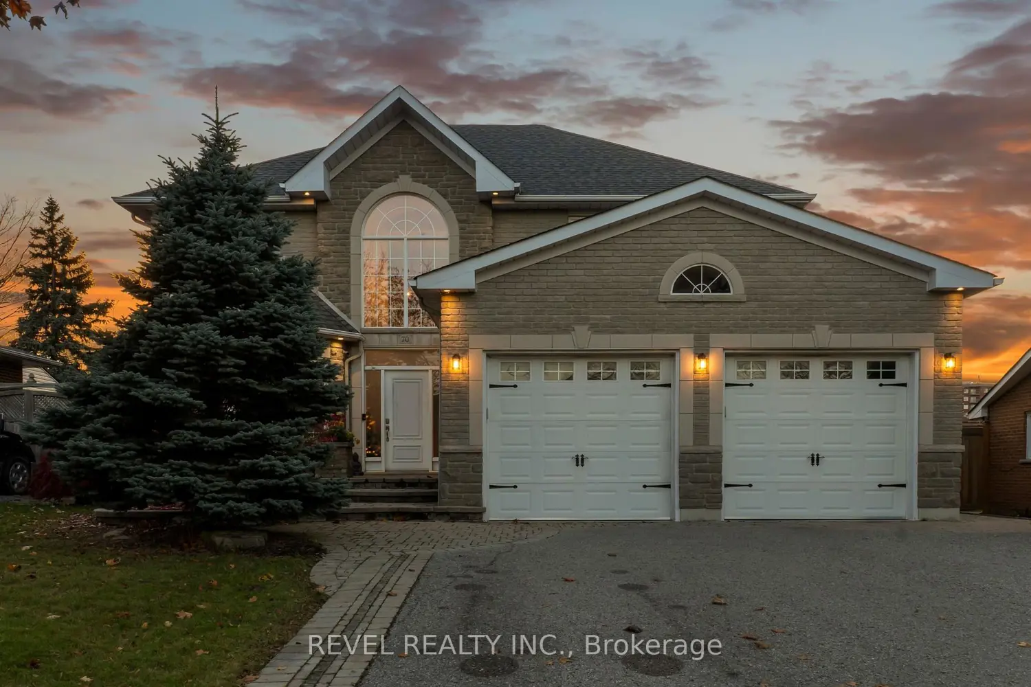 Additional image 18 of 70 Applewood Crescent