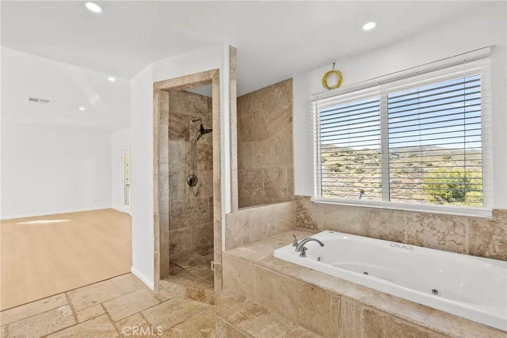 Additional image 102 of 1138 Lakeview Dr, Palmdale, CA 93551