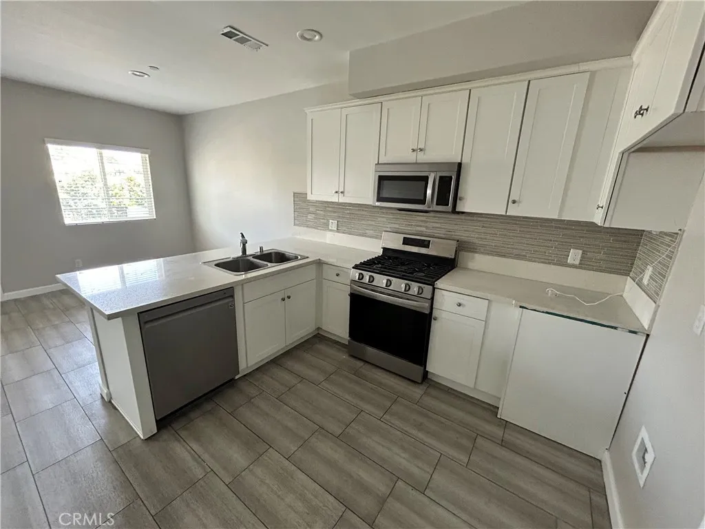 Additional image 50 of 13665 Arrow Rte Unit 9, Fontana, CA 92335