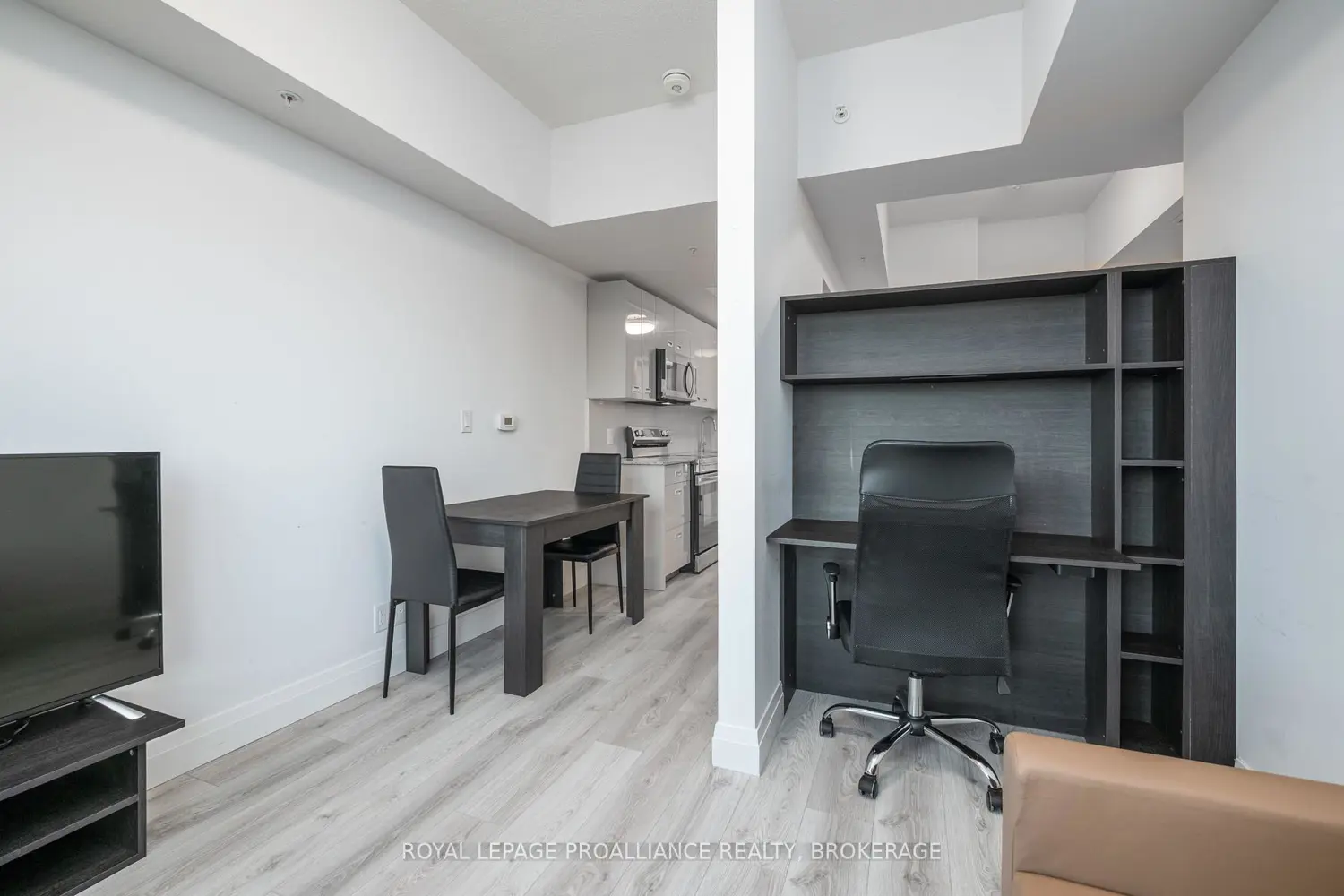 Additional image 9 of 652 Princess Street 415