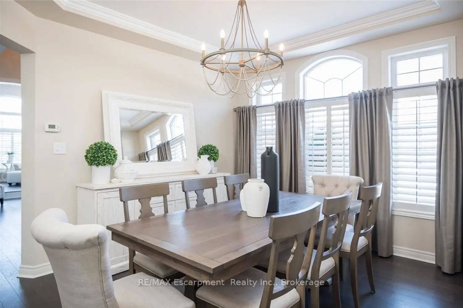 2454 Longridge Crescent photo 3